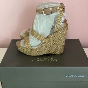 NEVER WORN - Vince Camuto Taupe/Gold Wedge Sandals